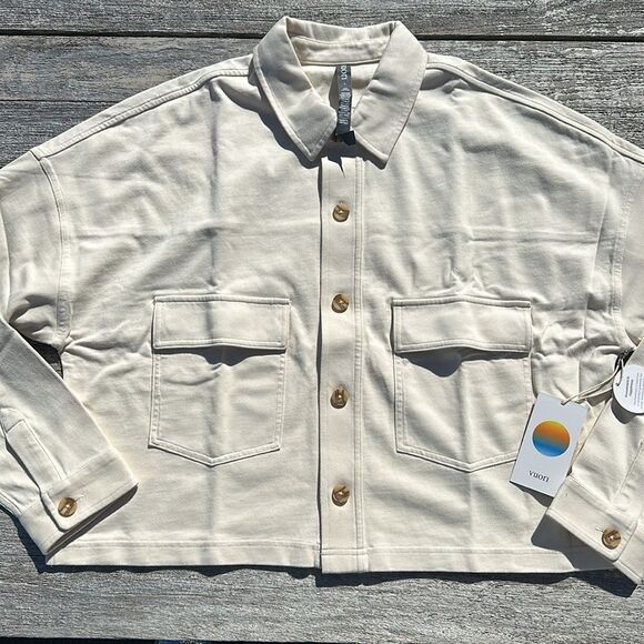 VUORI Mackenzie Cropped Shirt Jacket natural size large NWT - Picture 1 of 7